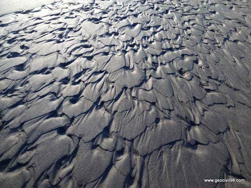 Formas sedimentarias en la playa de Otur